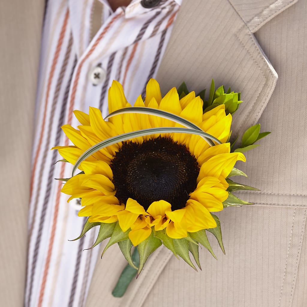 Free Spirit Boutonniere – LETITTE'S FLOWERS & GIFTS, Beaumont TX