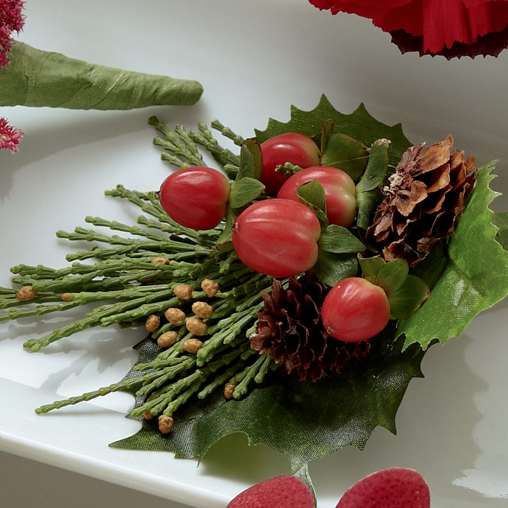 Red Berry Boutonniere – LETITTE'S FLOWERS & GIFTS, Beaumont TX