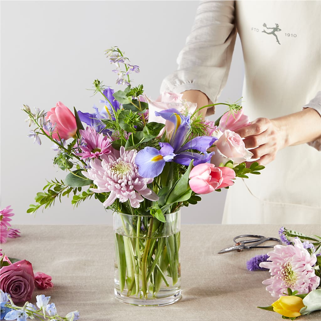 Pastel Tradition - A Florist Original – LETITTE'S FLOWERS & GIFTS, Beaumont TX