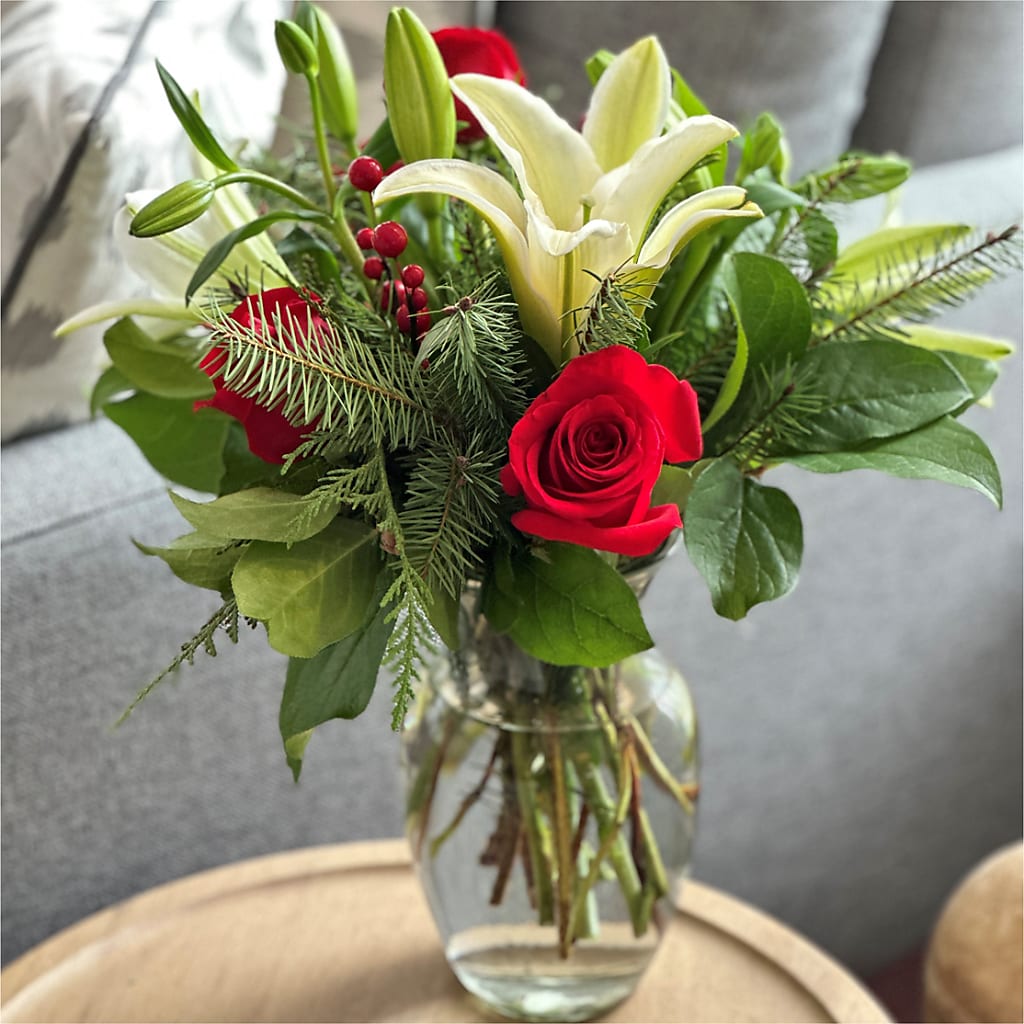 Sparkling Snowflakes Bouquet – LETITTE'S FLOWERS & GIFTS, Beaumont TX