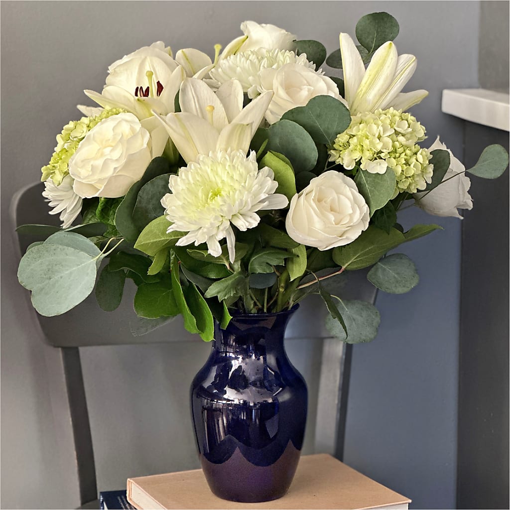 Snowy Dreams Bouquet – LETITTE'S FLOWERS & GIFTS, Beaumont TX
