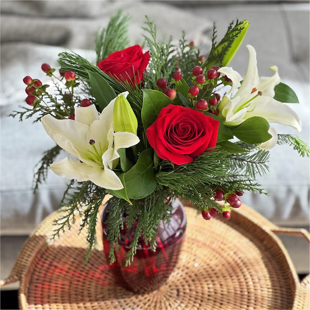 Evergreen Delight Bouquet – LETITTE'S FLOWERS & GIFTS, Beaumont TX