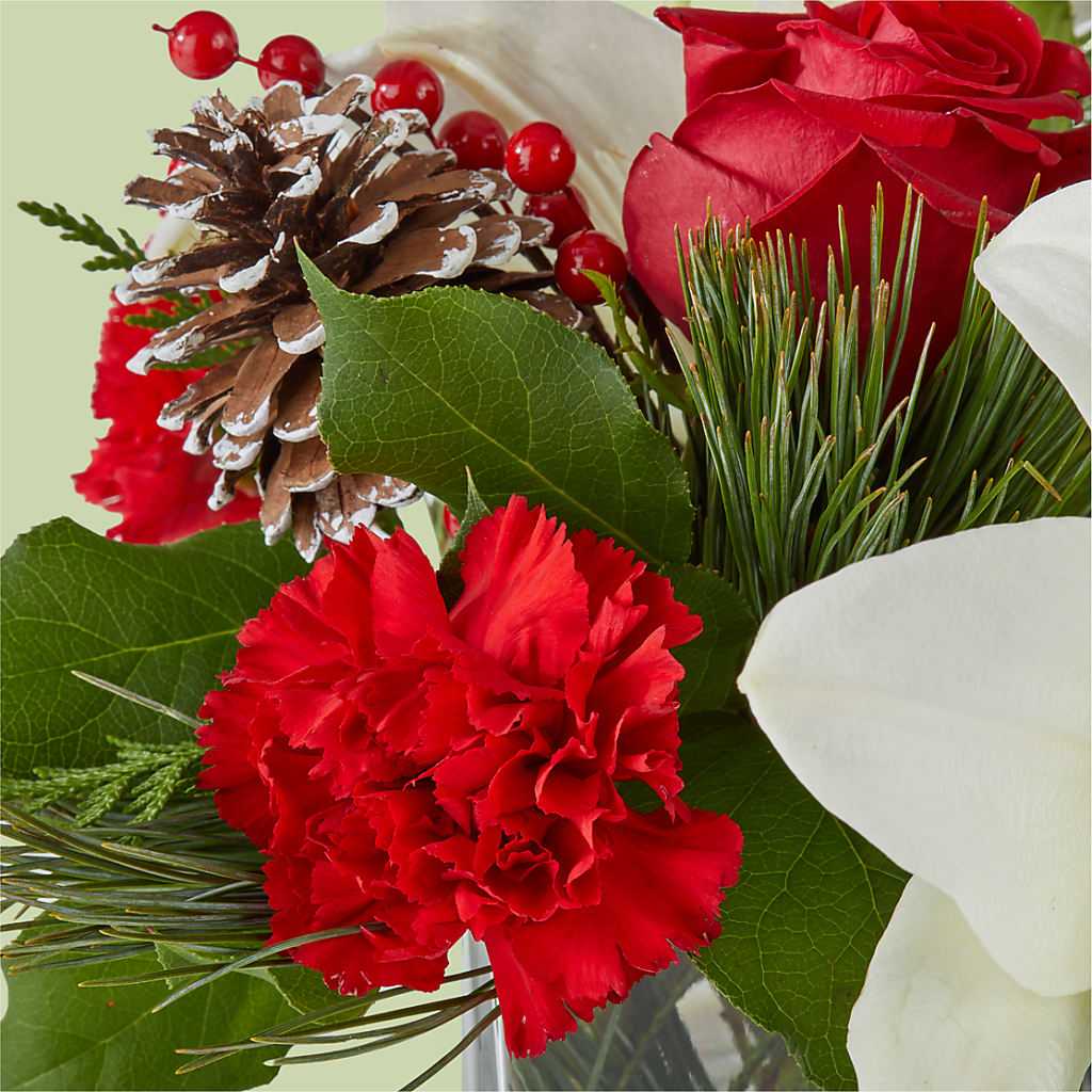 Glistening Icicles Bouquet – LETITTE'S FLOWERS & GIFTS, Beaumont TX